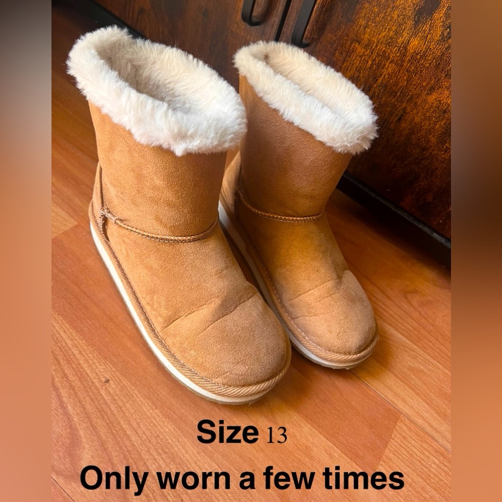 Cozy Tan Shearling-Lined Boots